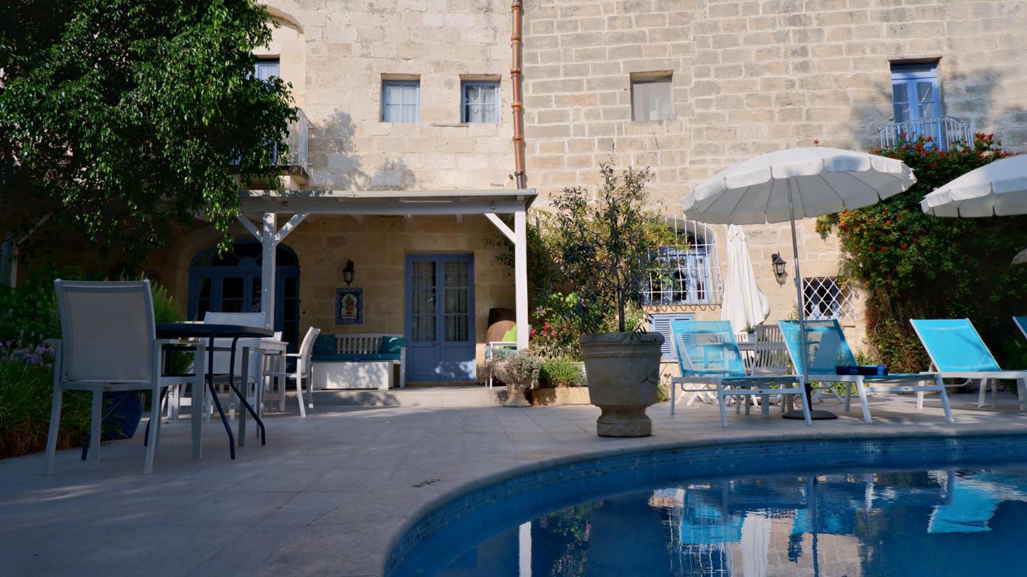 Village Knights Accommodation Zebbug  Exterior photo