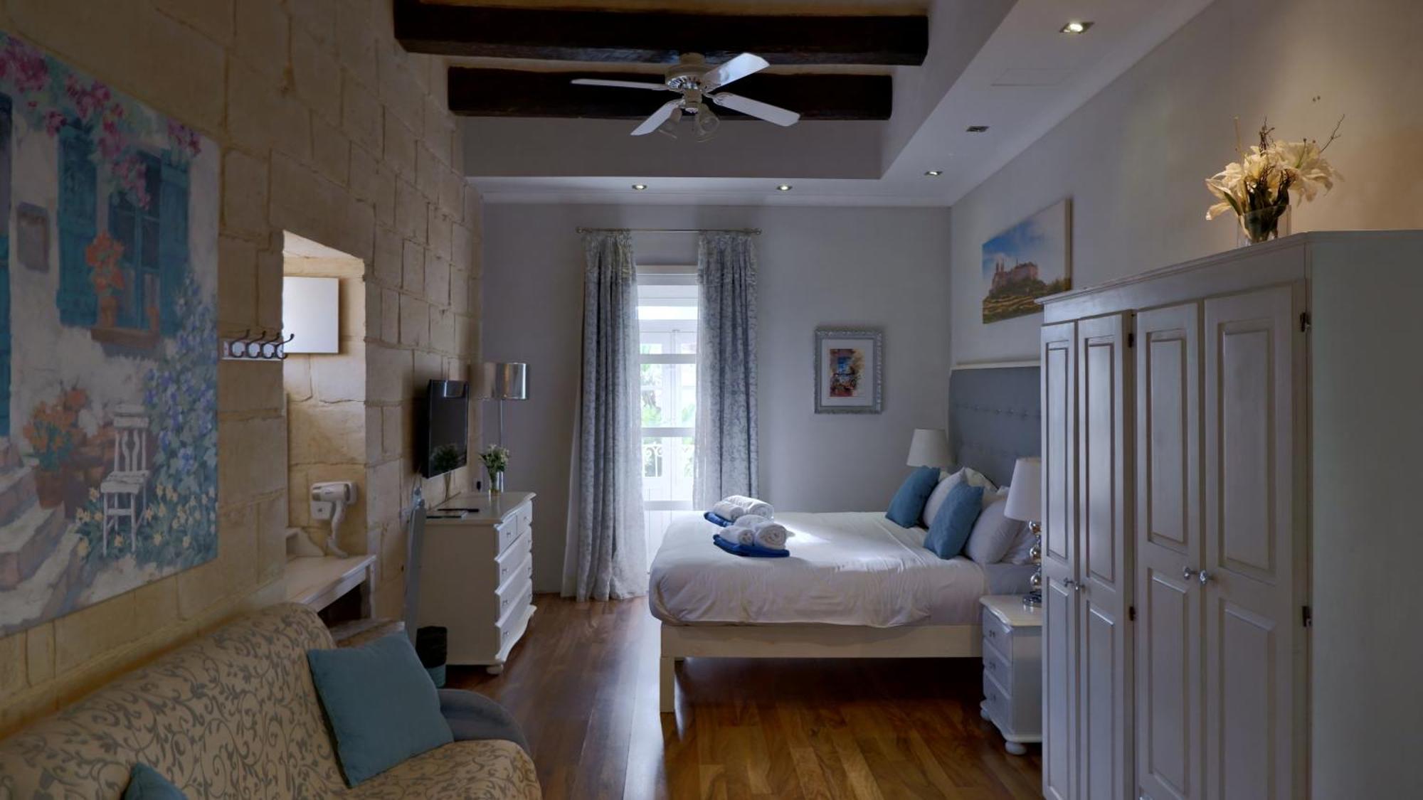 Village Knights Accommodation Zebbug  Exterior photo