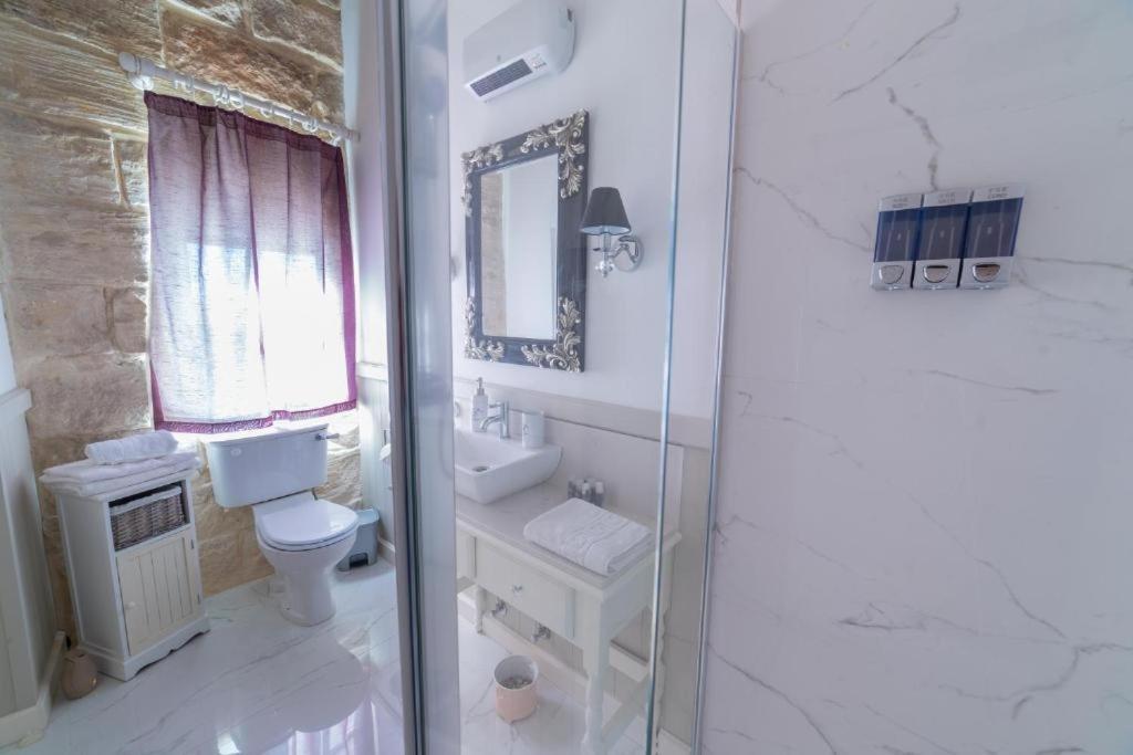 Village Knights Accommodation Zebbug  Exterior photo